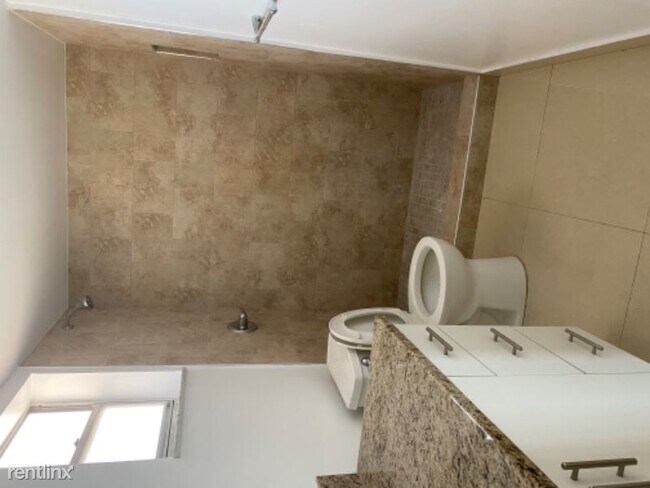 Foto del edificio - 1591 NE Miami Gardens Dr