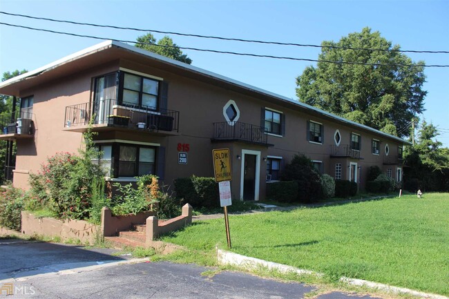 Foto del edificio - 815 S Cobb Dr SE