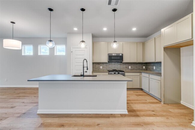 Foto del edificio - 32315 Clouser Minnow Ct