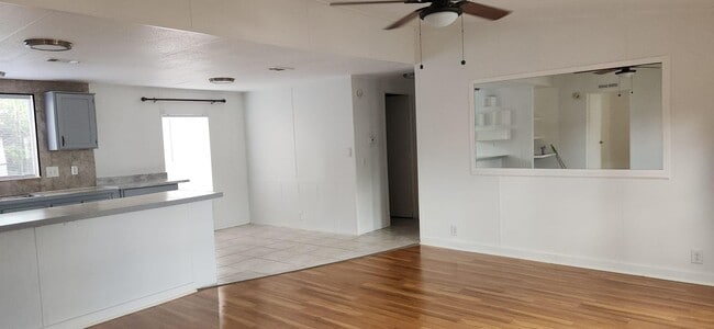 Building Photo - 11931 Watergate Cir