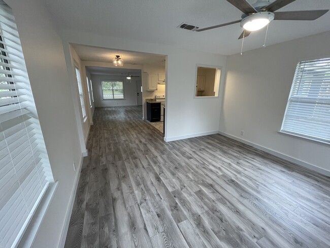 Building Photo - 407 Marburger St