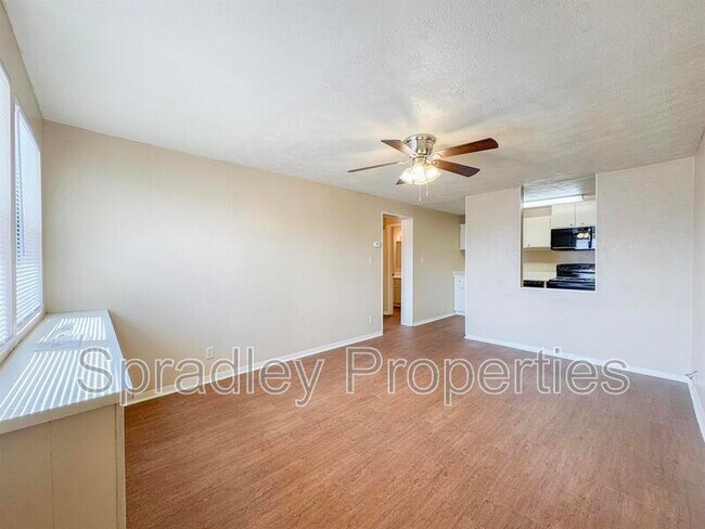 Building Photo - 608 John Paul Jones Dr
