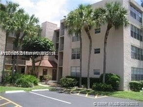 Building Photo - 9470 Live Oak Pl