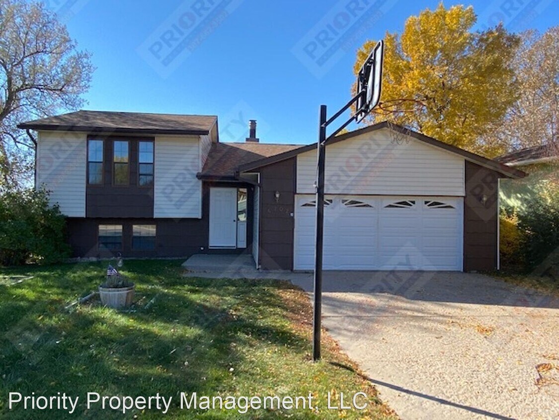 3 br, 2 bath House 6702 Sleepy Hollow Blvd House Rental in Gillette, WY