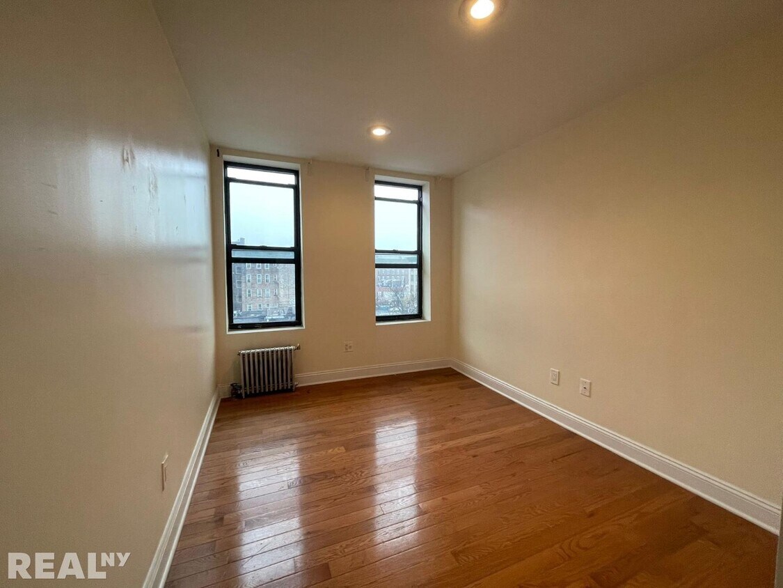 Primary Photo - 1520 Saint Nicholas Avenue