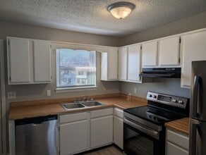 Building Photo - 243 Walnut Crest Dr