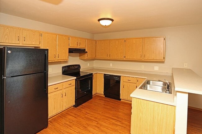 Building Photo - PELICAN RIVER ESTATES