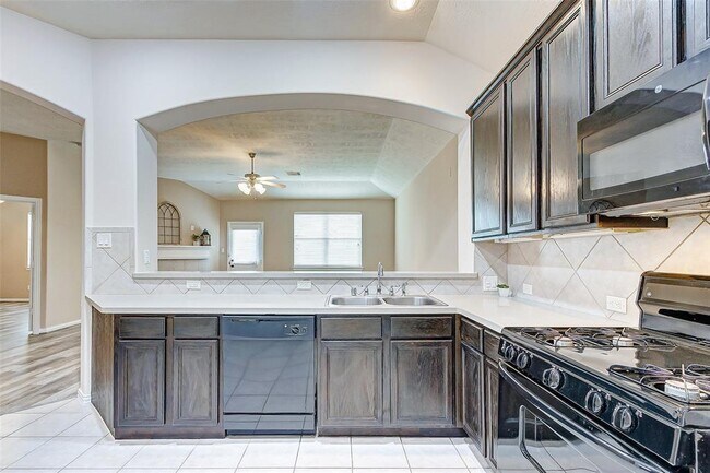 Foto del edificio - 24503 Lakecrest Bend Dr