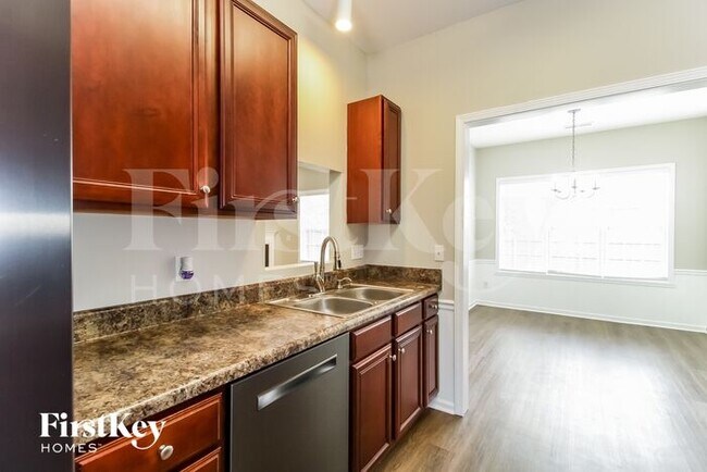 Building Photo - 5110 Thurston Ct