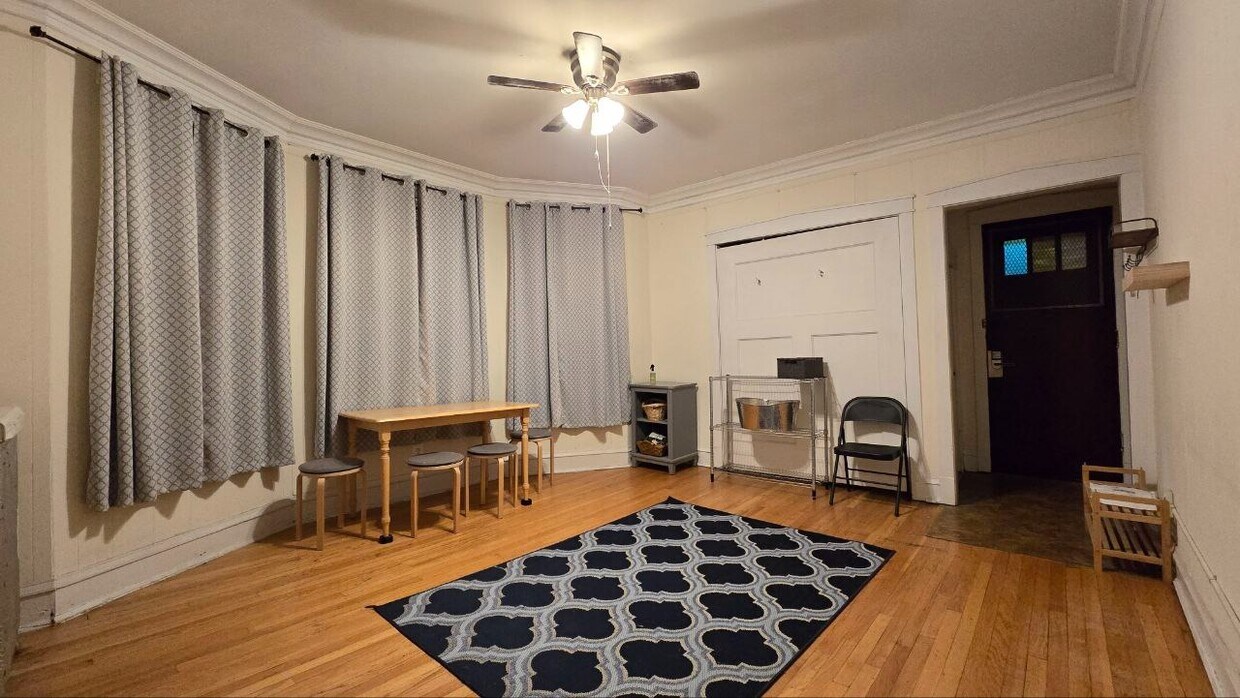 Foto principal - Stylish 2BR/1BA – 800 Sq Ft | All Utilitie...