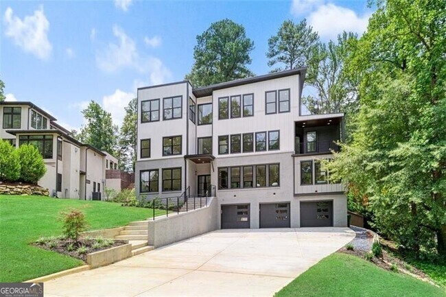 Foto del edificio - 2110 Fairway Cir NE