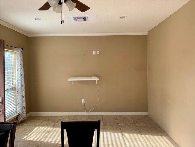 Foto del edificio - 2433 Duncan Dr