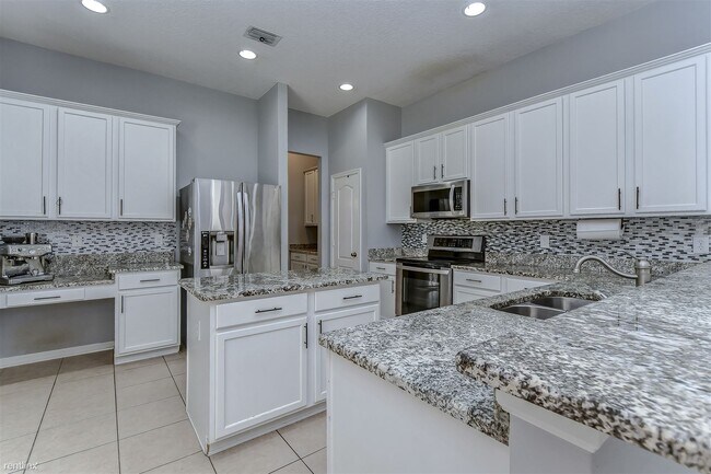 Building Photo - 4 br, 3 bath House - 5046 Silver Charm Ter