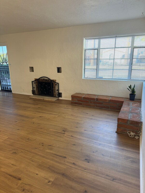 Foto del edificio - 1540 E Miles St