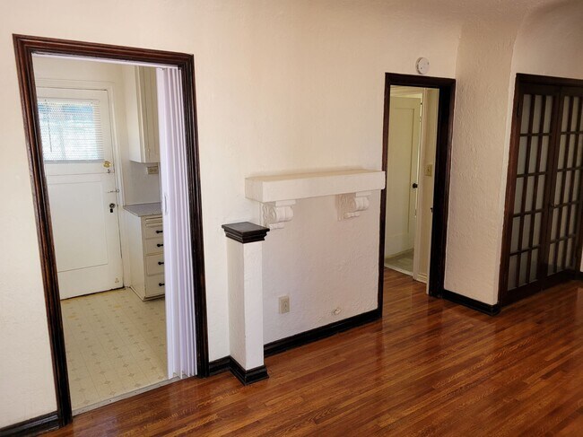 Building Photo - 2415 3rd Ave