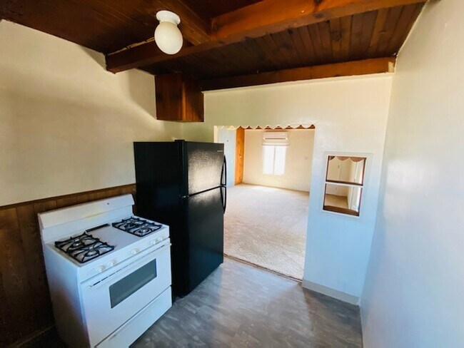 Foto del edificio - FOR RENT
