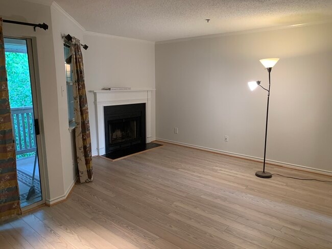 Building Photo - 1504 Lincoln Way