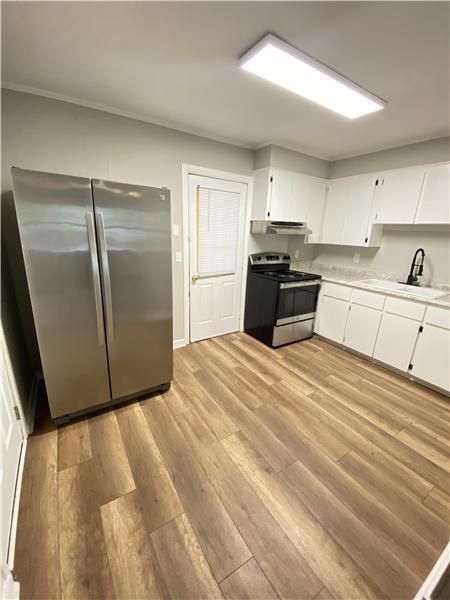 Foto del edificio - 2331 Larkin Ave