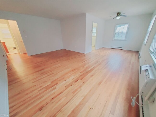 Building Photo - 1 br, 1 bath Condo - 41 Pine Hill Ave Unit B