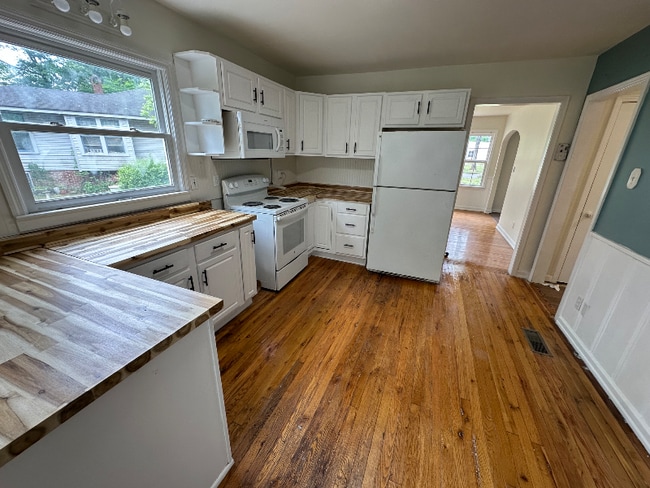 Building Photo - 816 E Tombigbee St