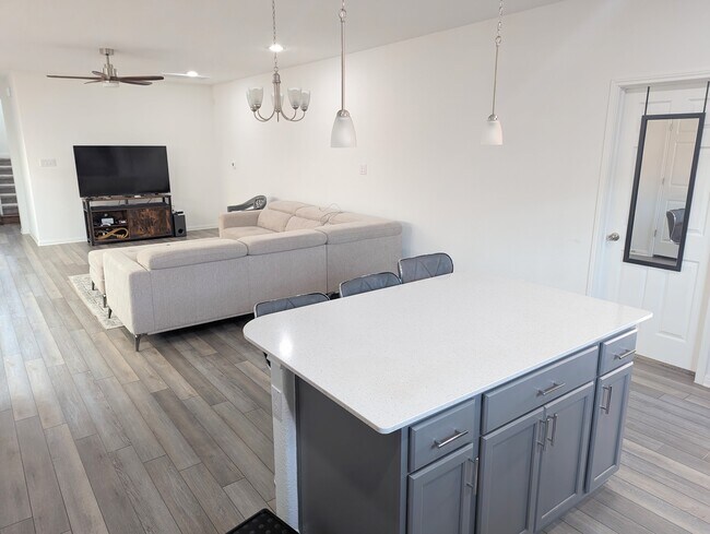 Building Photo - 12815 Gilliland Ln