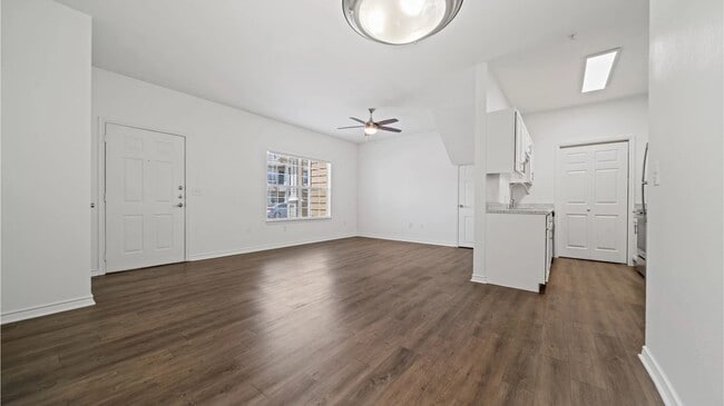 Foto del edificio - 705 Village Way