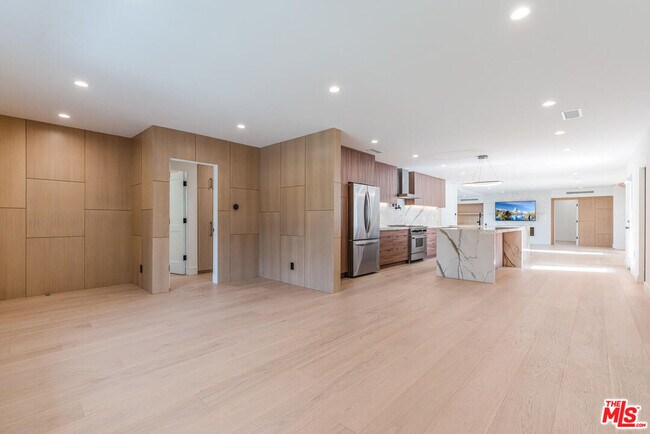 Foto del edificio - 5110 Garden Grove Ave