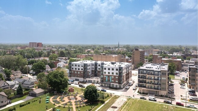 Interior Photo - Lake Terrace