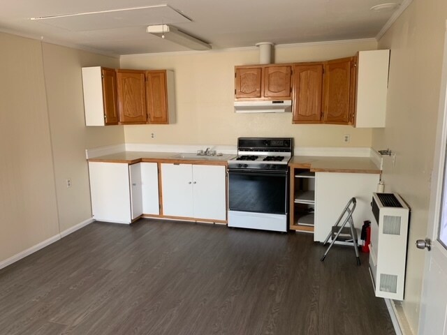 Kitchenette - 9592 Salisbury Ln