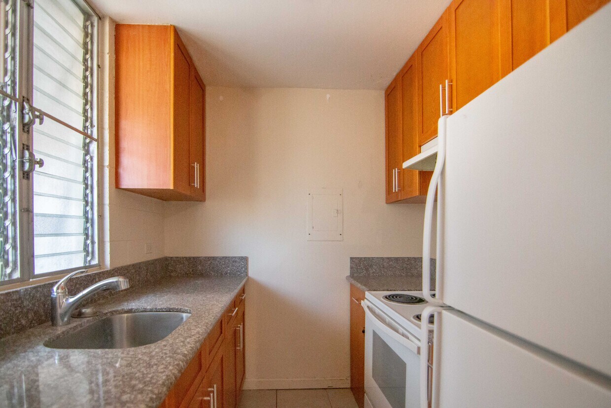Foto principal - 94-494 Farrington Hwy