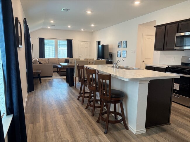 Foto del edificio - 1135 Juniper Vis Dr