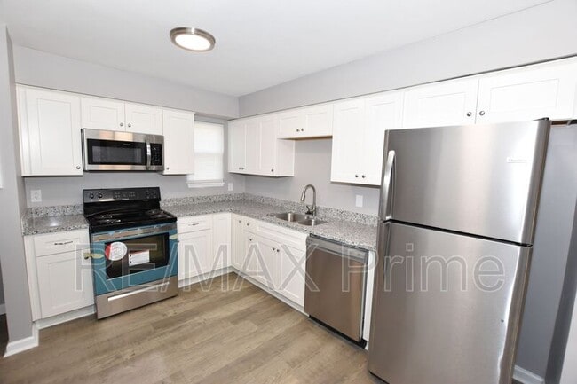 Foto del edificio - 1335 W Tanners Creek Dr