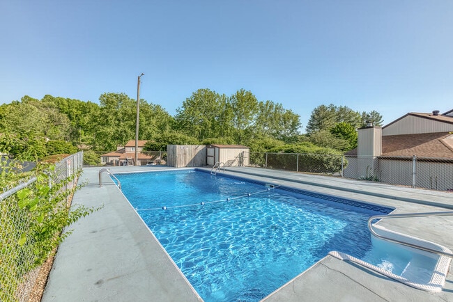 Building Photo - 1181 Pebble Dr