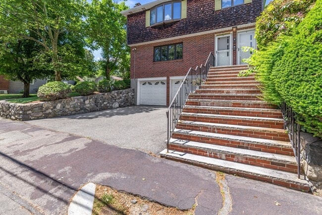 Building Photo - 91 Williams St