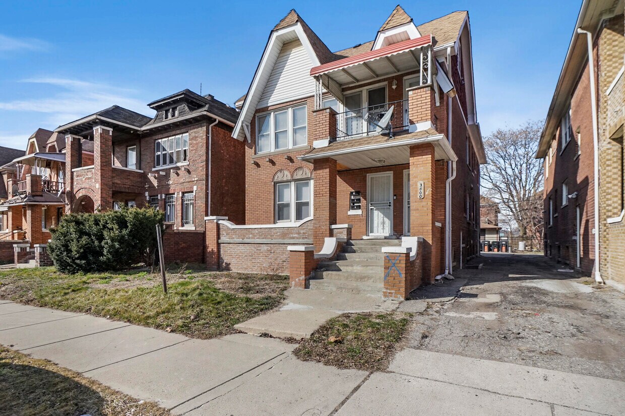 Foto principal - 3800 Tyler St