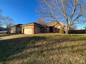 Building Photo - 1017 Cobblefield Way