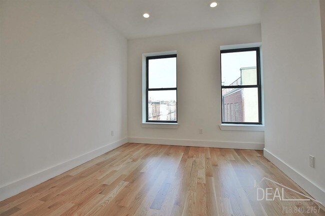 Building Photo - 2 bedroom in Brooklyn NY 11221