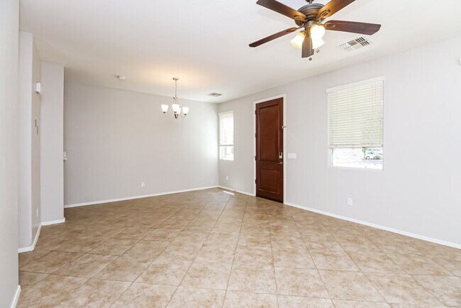 Foto del edificio - 4336 E Oakland St