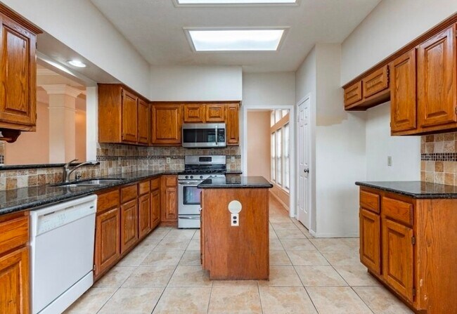 Photo - 1207 Boulderwoods Dr House