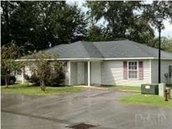 Primary Photo - 10150 Cove Ave