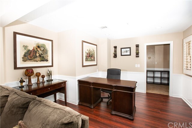 Building Photo - 726 S Prospero Dr