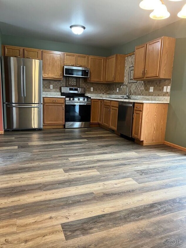 Primary Photo - 1703 Dainesway Dr Valparaiso, IN 46383
