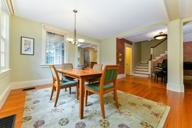 Building Photo - 14 Francis Ave