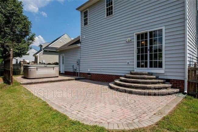 Foto del edificio - 6392 Greystone Creek Rd
