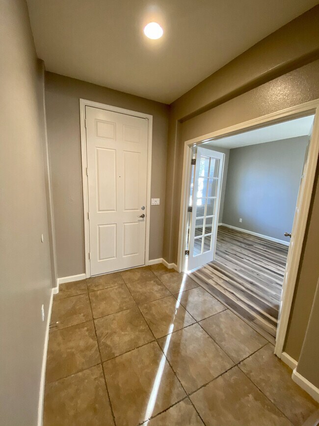 Foto del edificio - 1001 La Paloma St