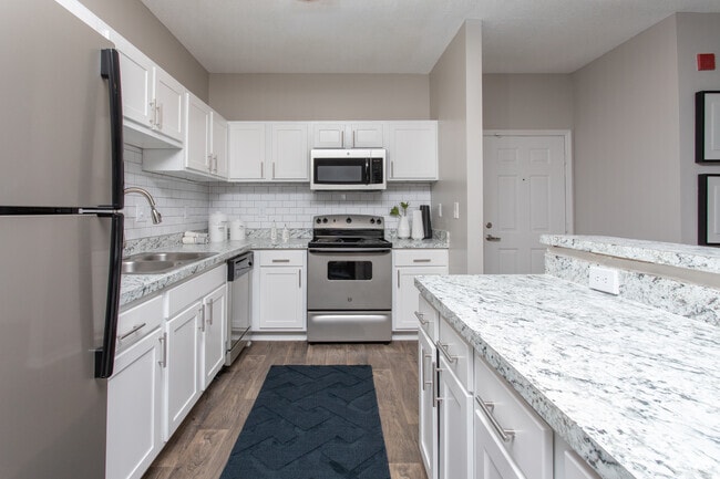 2BR, 2BA - 1114SF - Avenues of Kennesaw Apartments