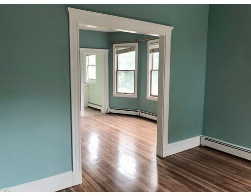 Foto del edificio - 213 Reservoir Rd