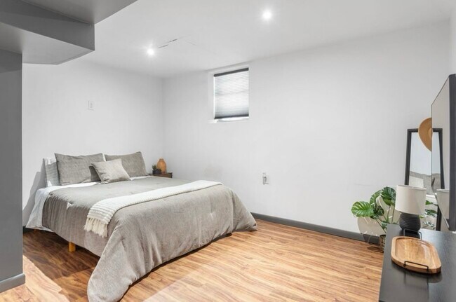 Foto del edificio - 3703 Valley Ridge Dr