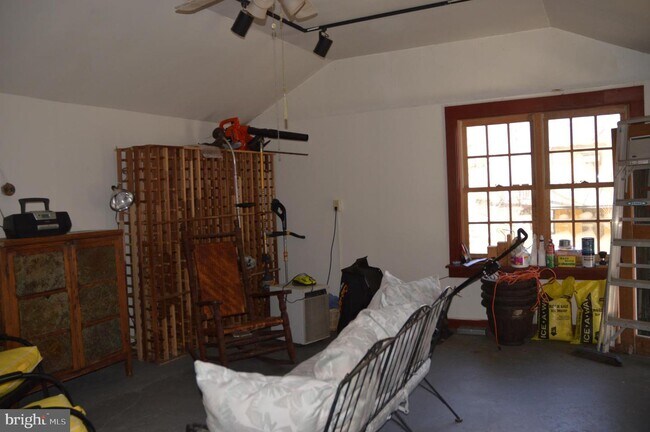 Foto del edificio - 18 Upper Creek Rd