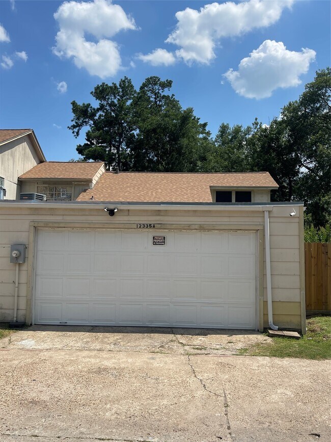 Foto del edificio - 12335 W Village Dr
